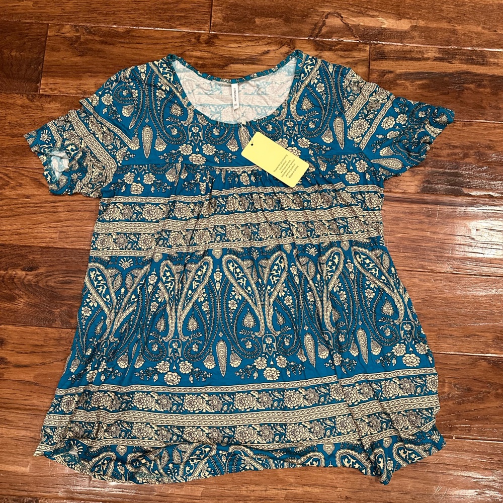 Brand new top never worn